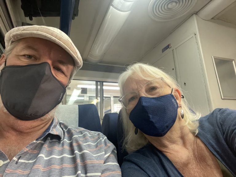 EB_Lisbon-masks on train_2022 08 Large