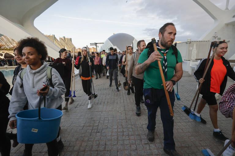 voluntarios-valencia_NoticiaAmpliada